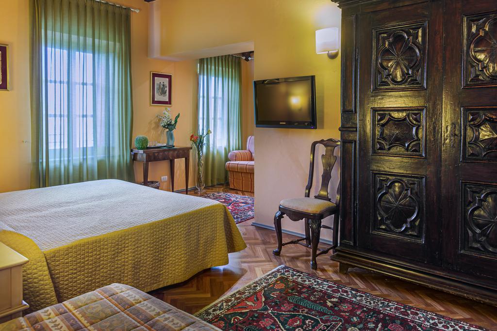 Hotel Villa Volpi Лука Екстериор снимка