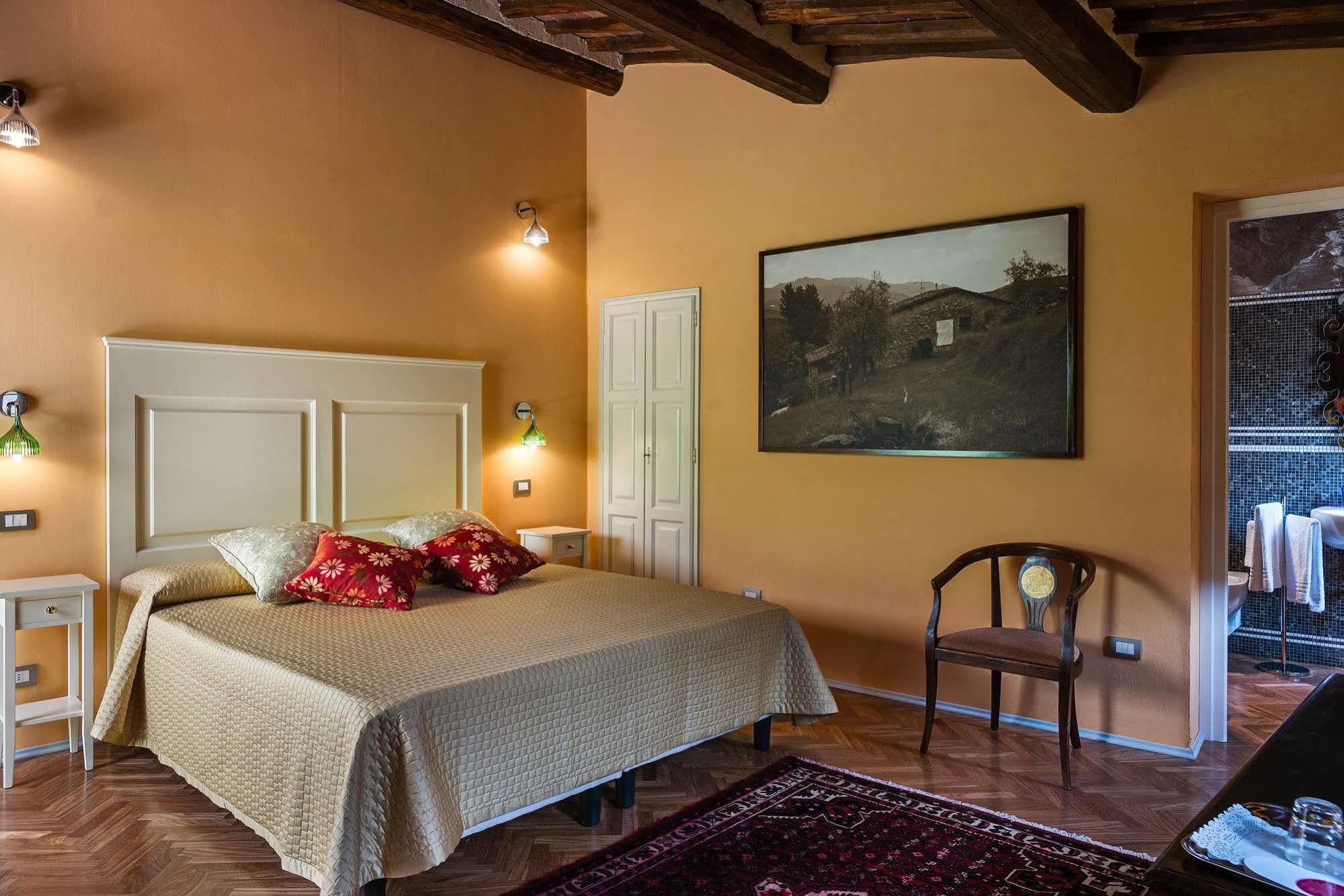 Hotel Villa Volpi Лука Екстериор снимка
