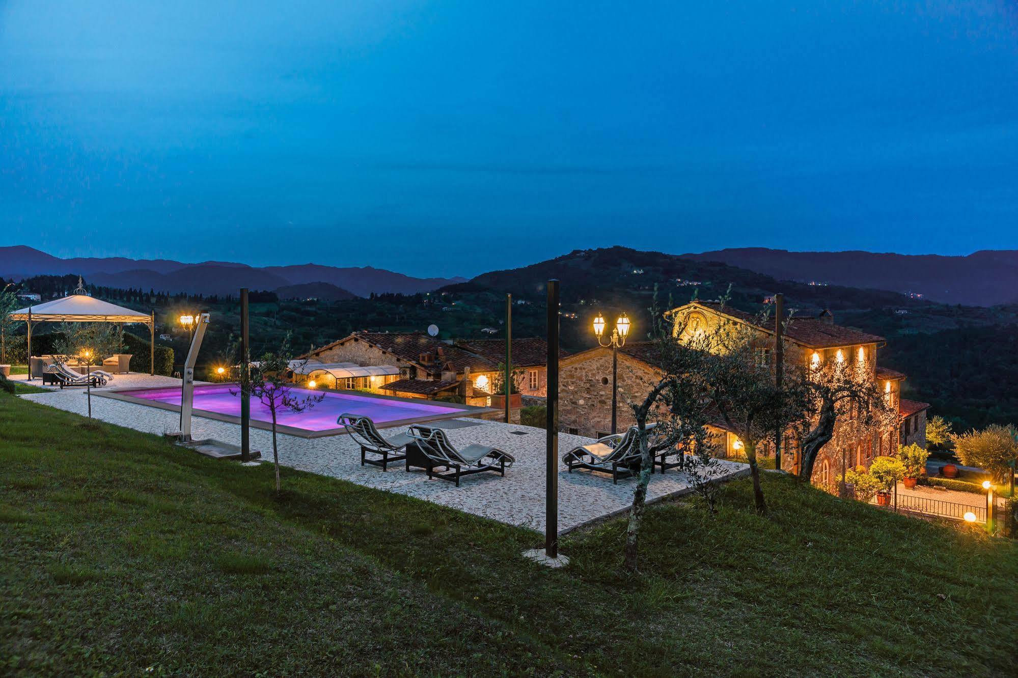 Hotel Villa Volpi Лука Екстериор снимка